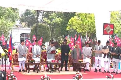 नवनियुक्त मन्त्रीहरूले लिए शपथ